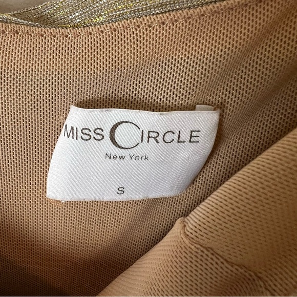 Miss Circle Classic “Glint Gold”, Sorrell Dress Size S - Picture 10 of 12